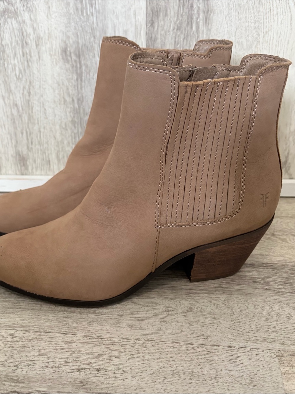 Frye Sandra Ankle Boots Women's Tan Size 8.5 Leather Block Heel Bootie Western